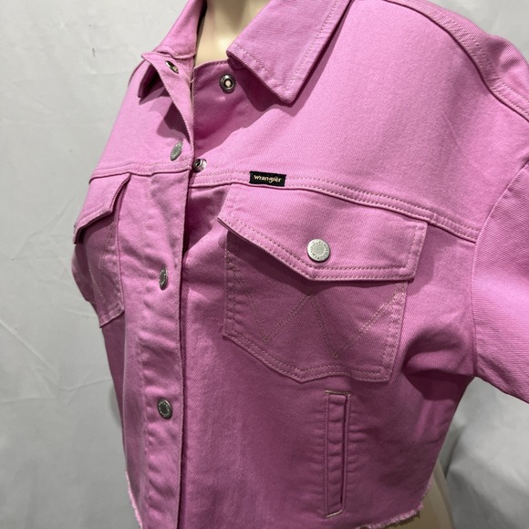 Wrangler Pink Cropped Oversized Denim Jacket Frayed Hem Western Snap Front SZ M - Picture 2 of 8